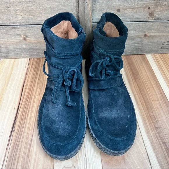 UGG Reid Moc Black Suede Booties Leather Details Sheepskin Wool Treadlite Sz 10 - Picture 4 of 14